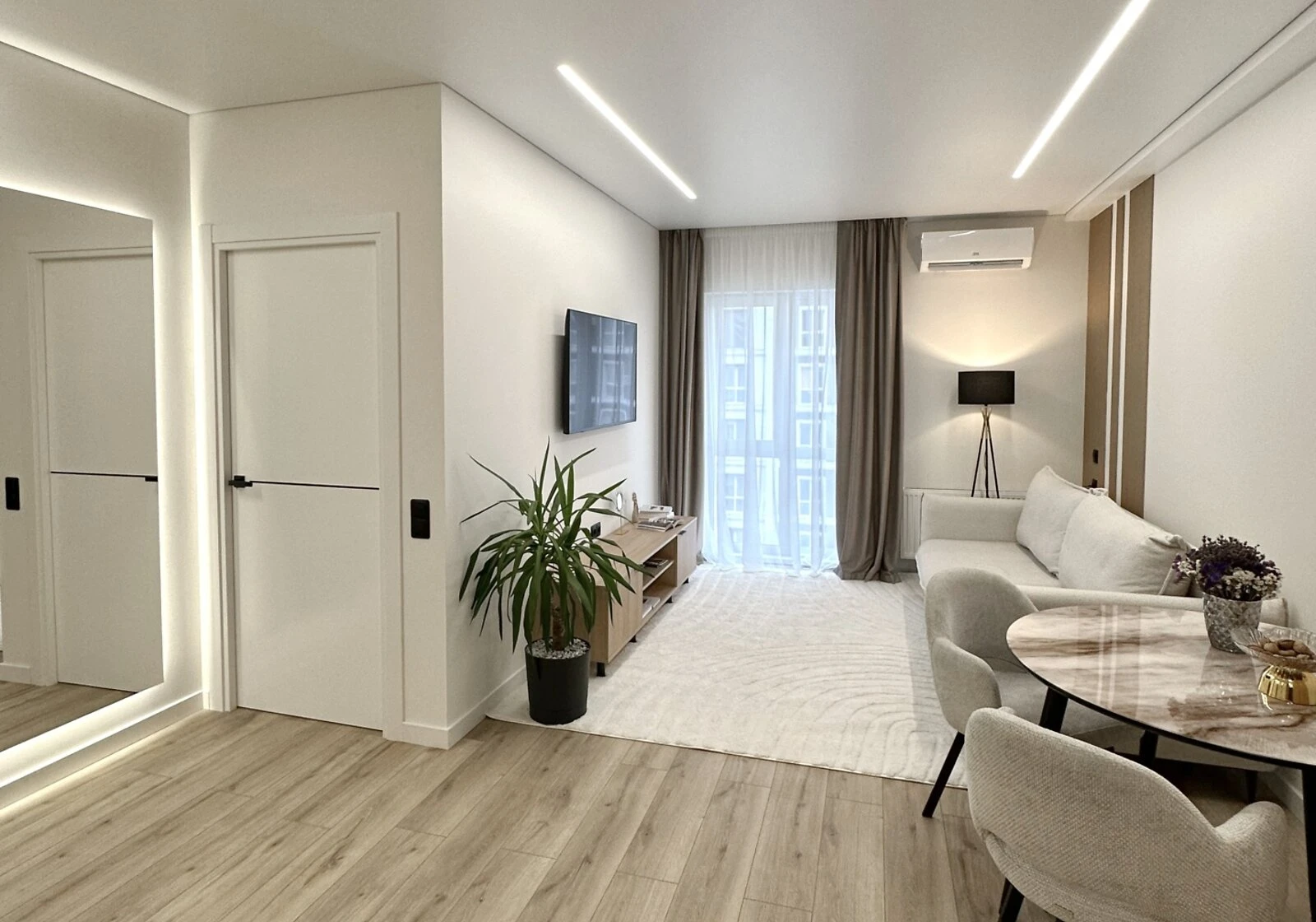 1-кімнатна квартира, Голосіїв: кухня 20 м², переуступка - фото 4