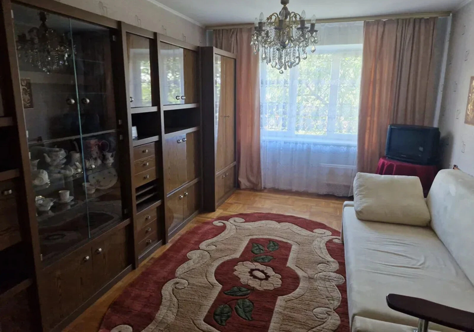 3-кімнатна квартира, Позняки: метро Позняки, вода й опалення без світла