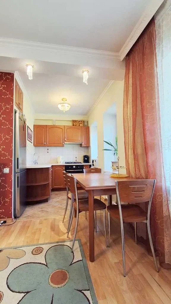 3-кімнатна квартира, Печерський: вид на Лавру, газова плита - фото 2