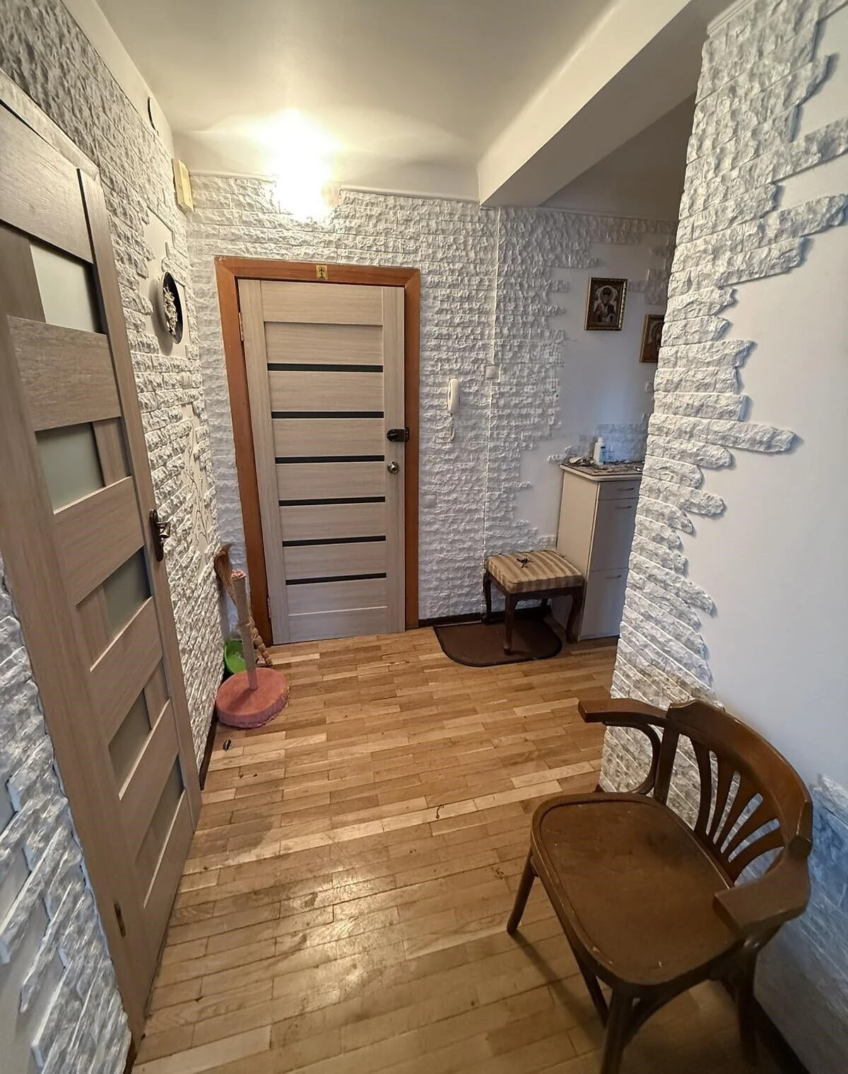 2-кімнатна квартира, Звіринець: євроремонт, опалення і вода без світла - фото 2