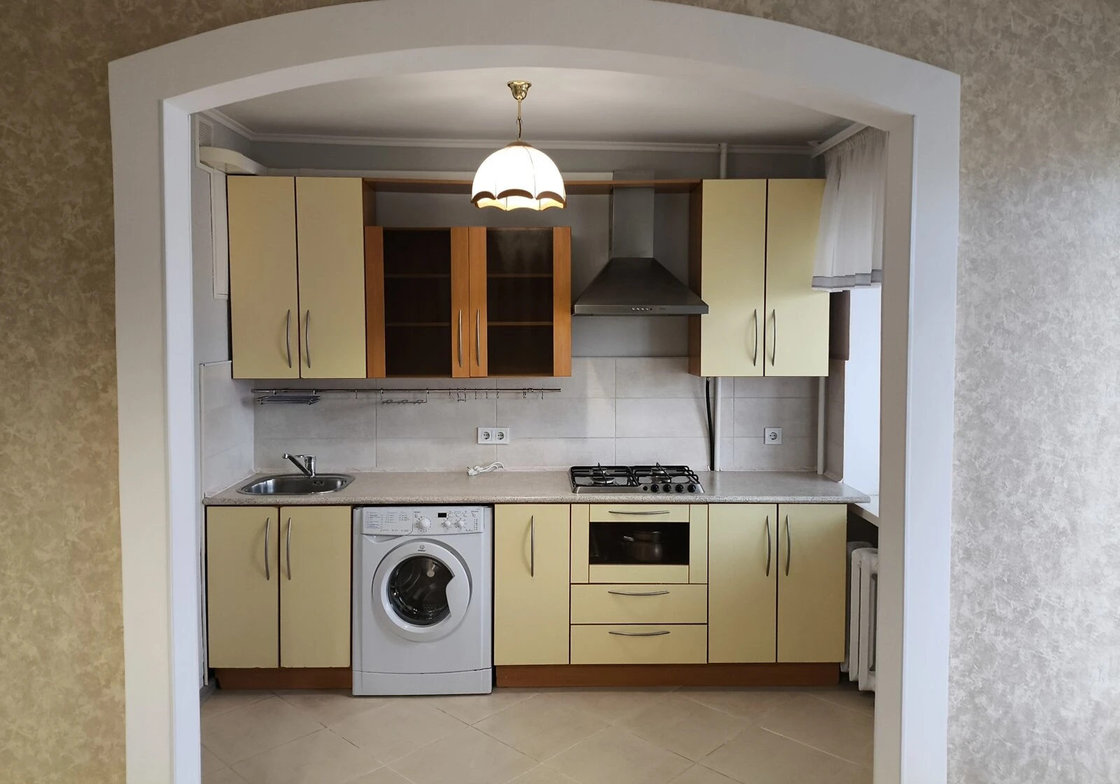 2-кімнатна квартира, Русанівка: кухня-студія, опалення без світла - фото 1
