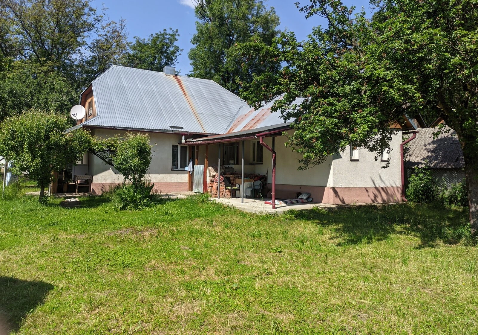 Будинок, Міжгір'я: веранда, сад, пічне опалення - фото 1