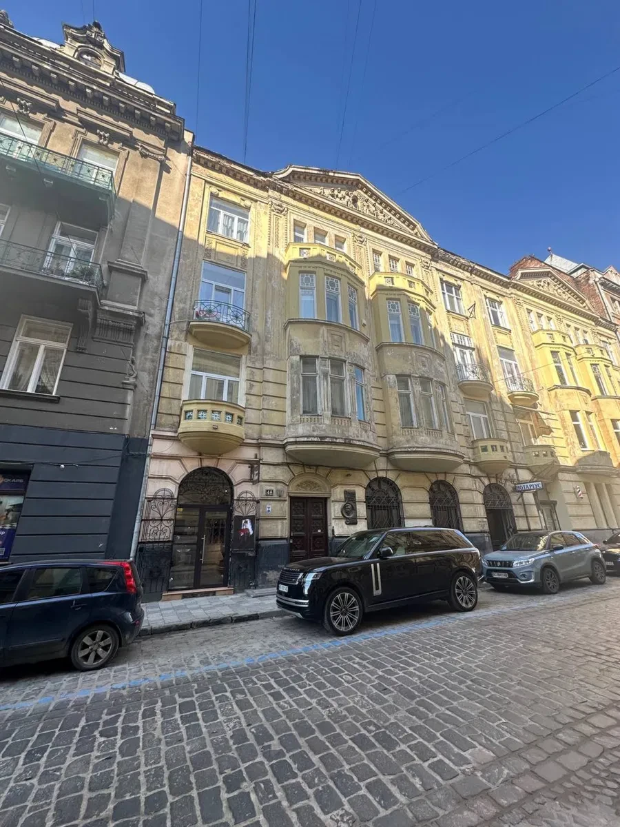 1-кімнатна квартира, Галицький: австрійська ліпнина, горище для добудови, фото 2
