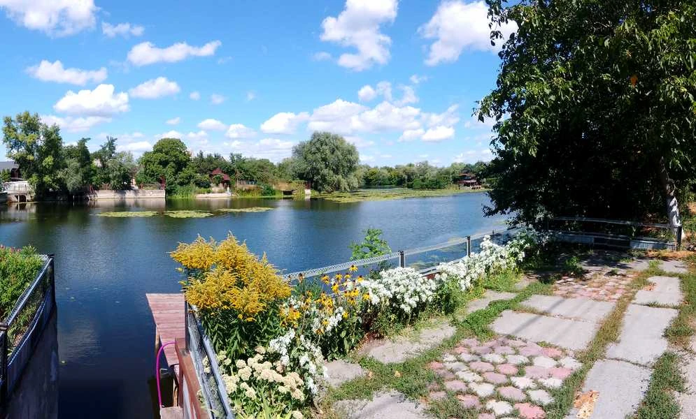 Дача, Дарницький: на березі озера Дмитровича, вбудований гараж - фото 1