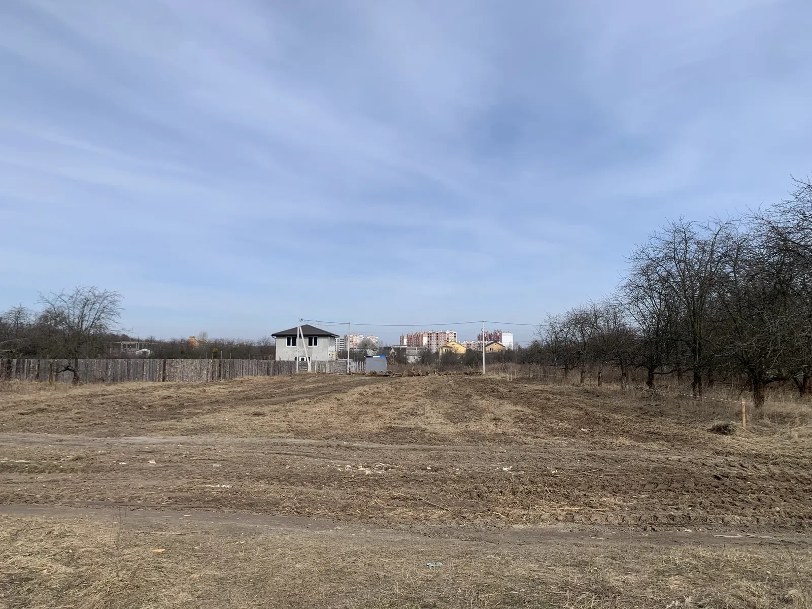 Ділянка 4.09 соток, Тарасівка: під будівництво, ліс і озеро