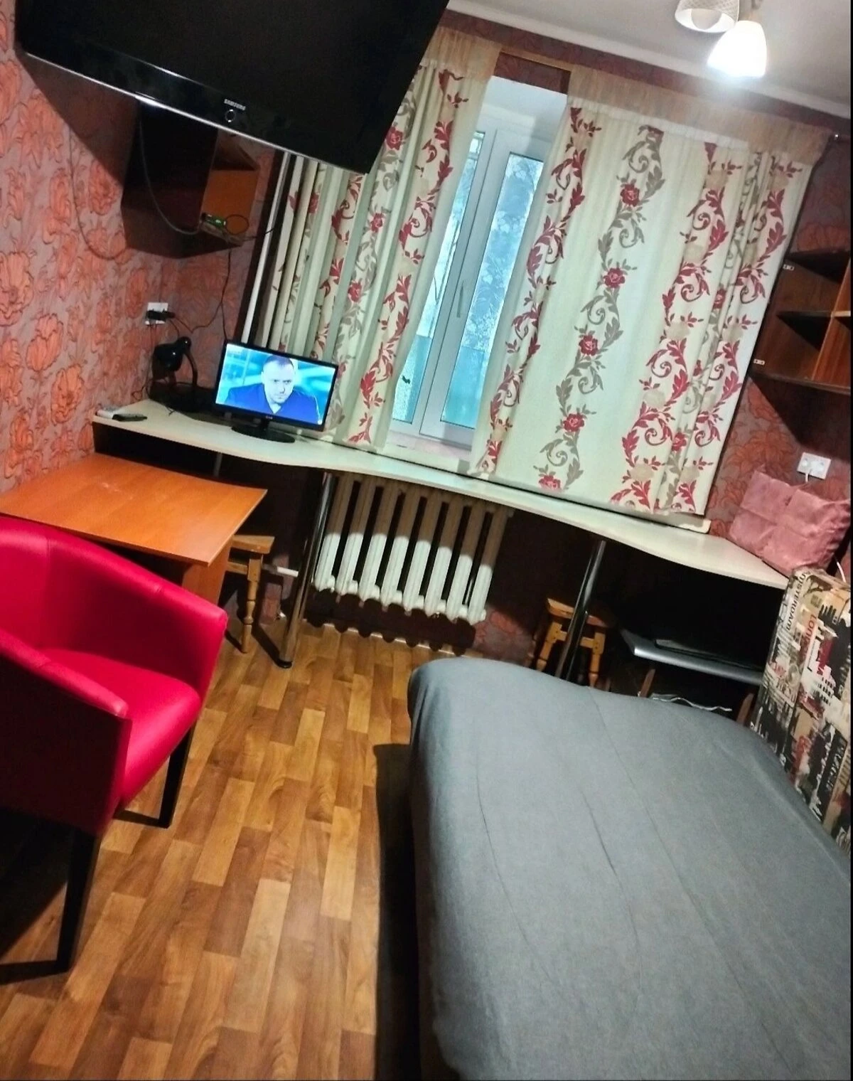 Кімната, Петропавлівська Борщагівка: домофон, решітки на вікнах
