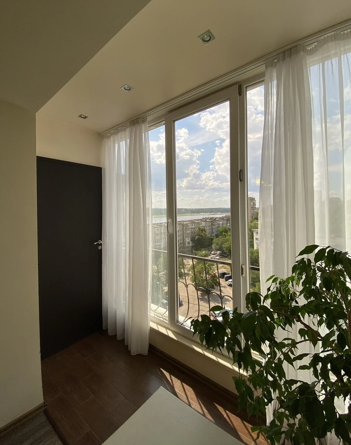 2-комнатная квартира, Вознесеновский: кухня-студия, панорамные окна, фото 5
