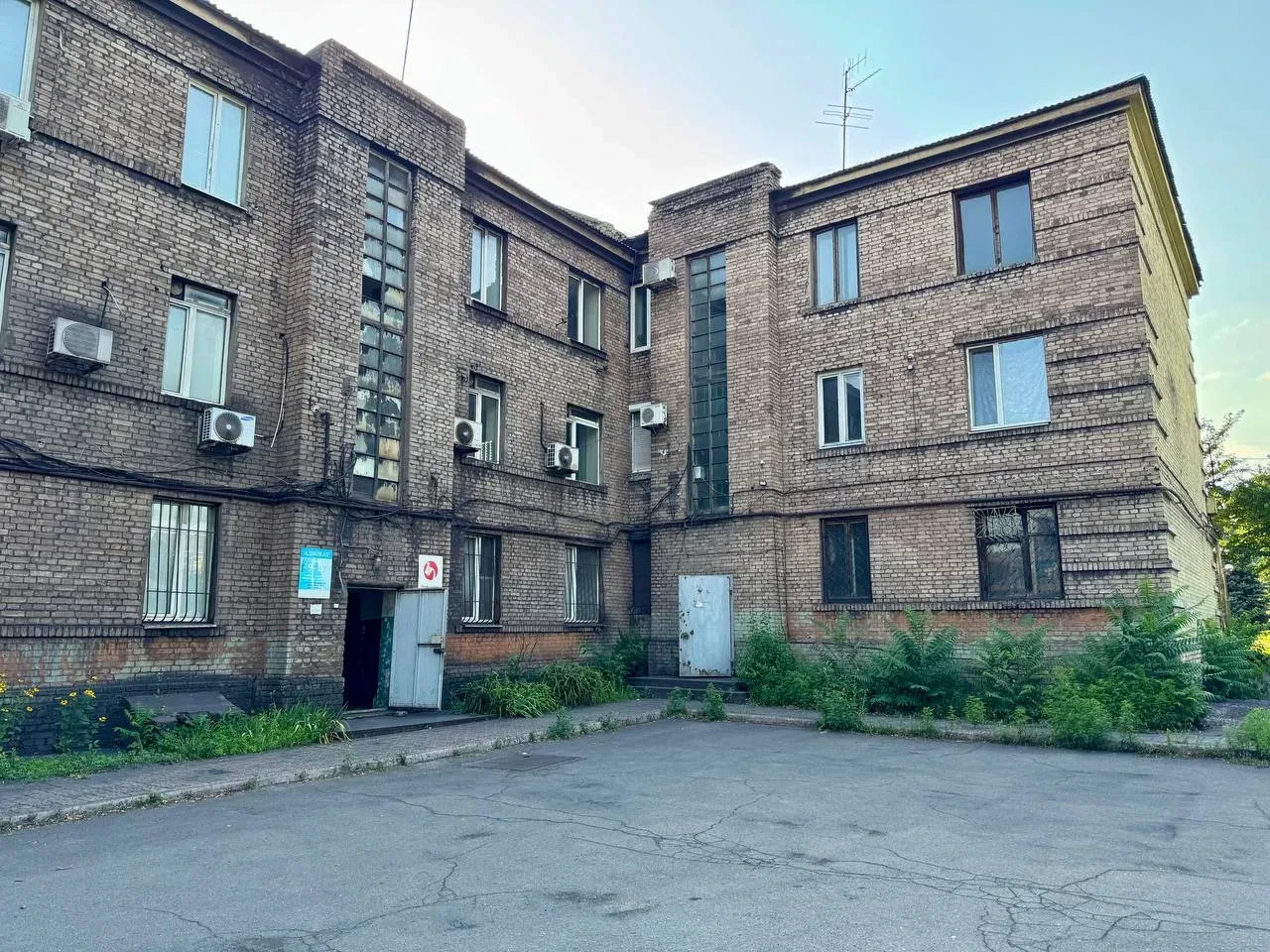 Офіс, Кам’янське: 6 кабінетів, 5 кондиціонерів, крите паркомісце, фото 3