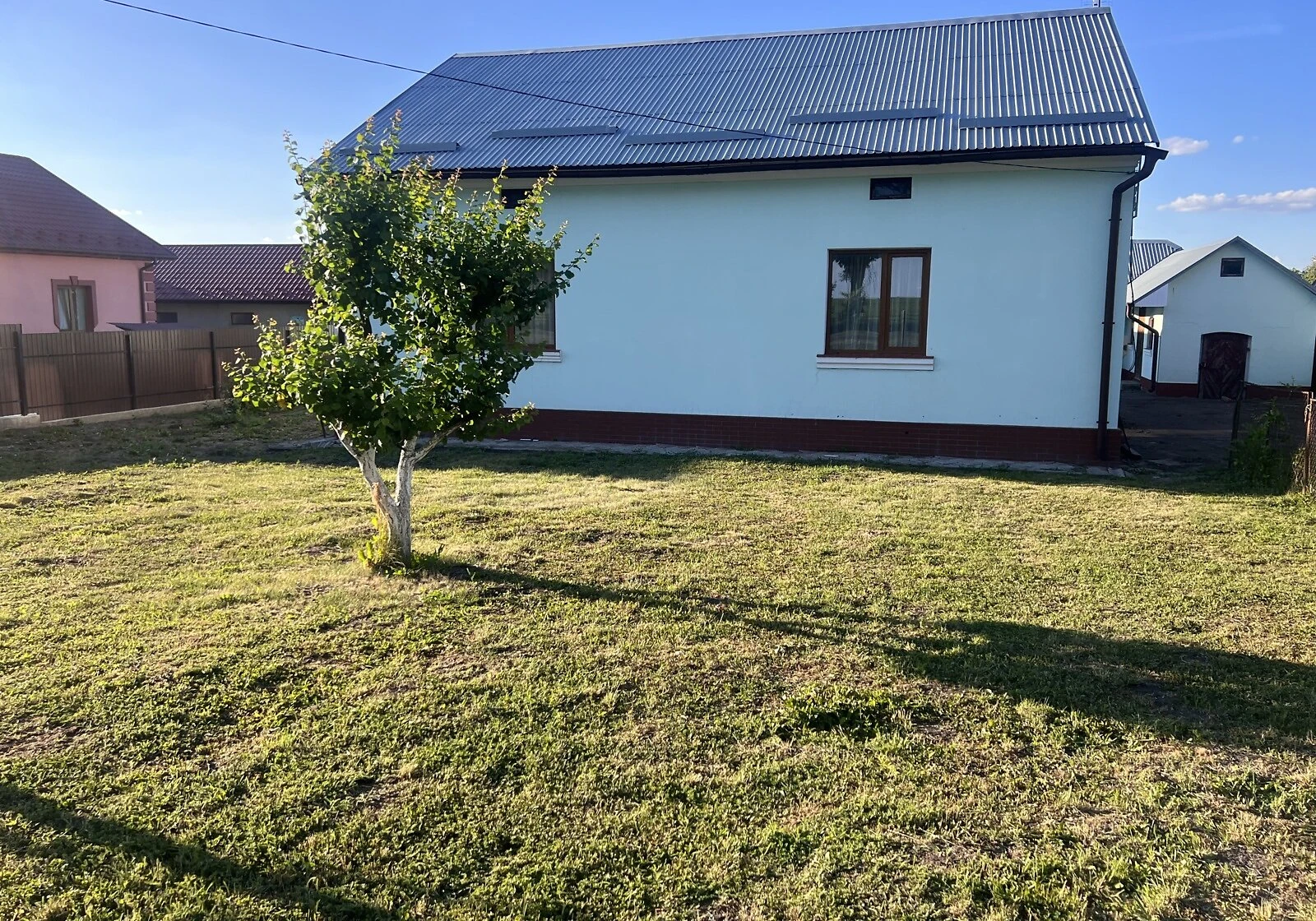 Будинок, Опільсько: гараж, сад, центральний водопровід