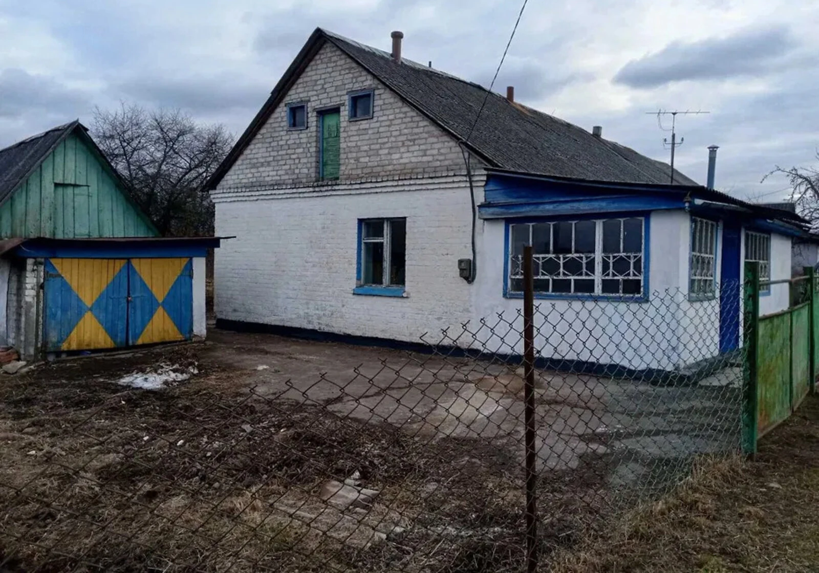 Будинок, Олевськ: ділянка 15 соток, гараж у дворі - фото 1