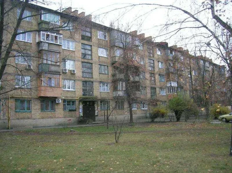 3-кімнатна квартира, Дніпровський: засклений балкон, цегляний будинок