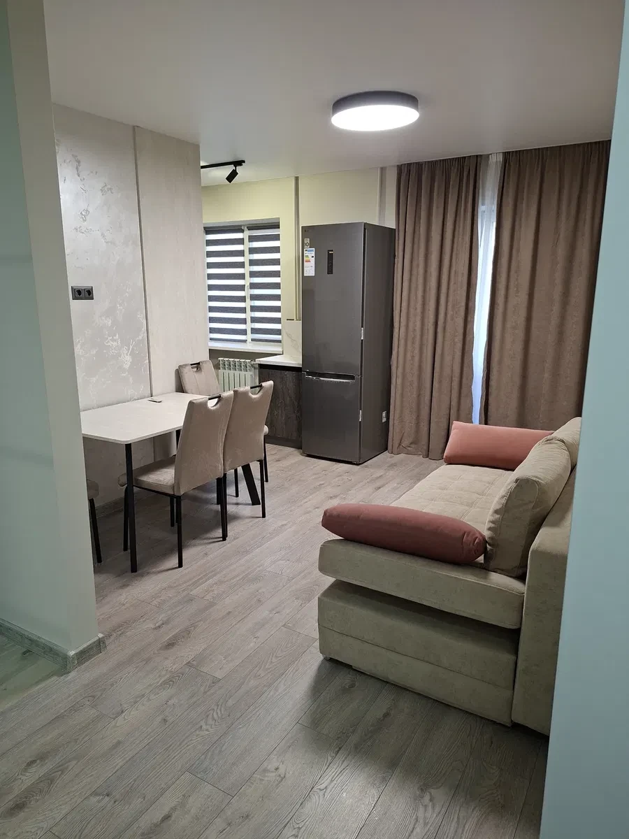 3-комнатная квартира, Ивано-Франковск: авторский ремонт, балкон 7 м² - фото 1