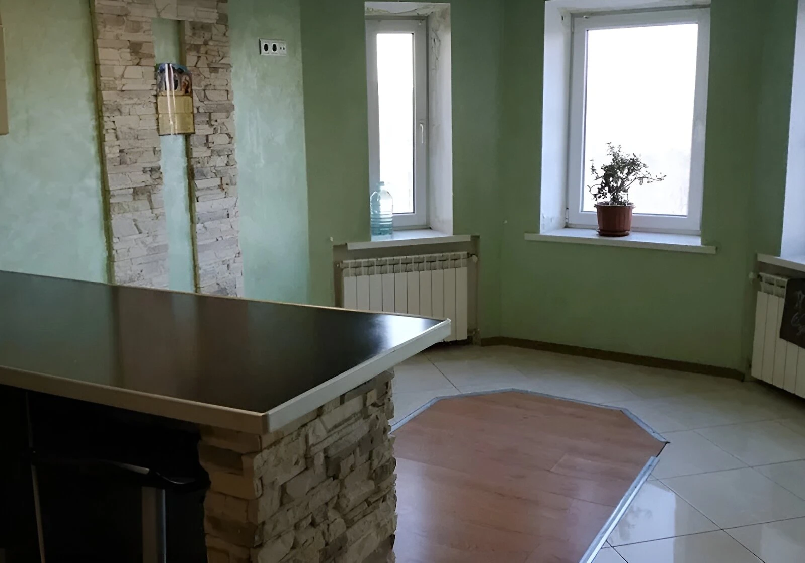 2-комнатная квартира, улица Железнодорожная: многоуровневая, кухня 35 м² - фото 1