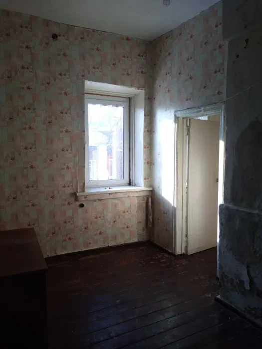2-кімнатна квартира, Чернігів: дров’яна піч, парковка для авто - фото 5