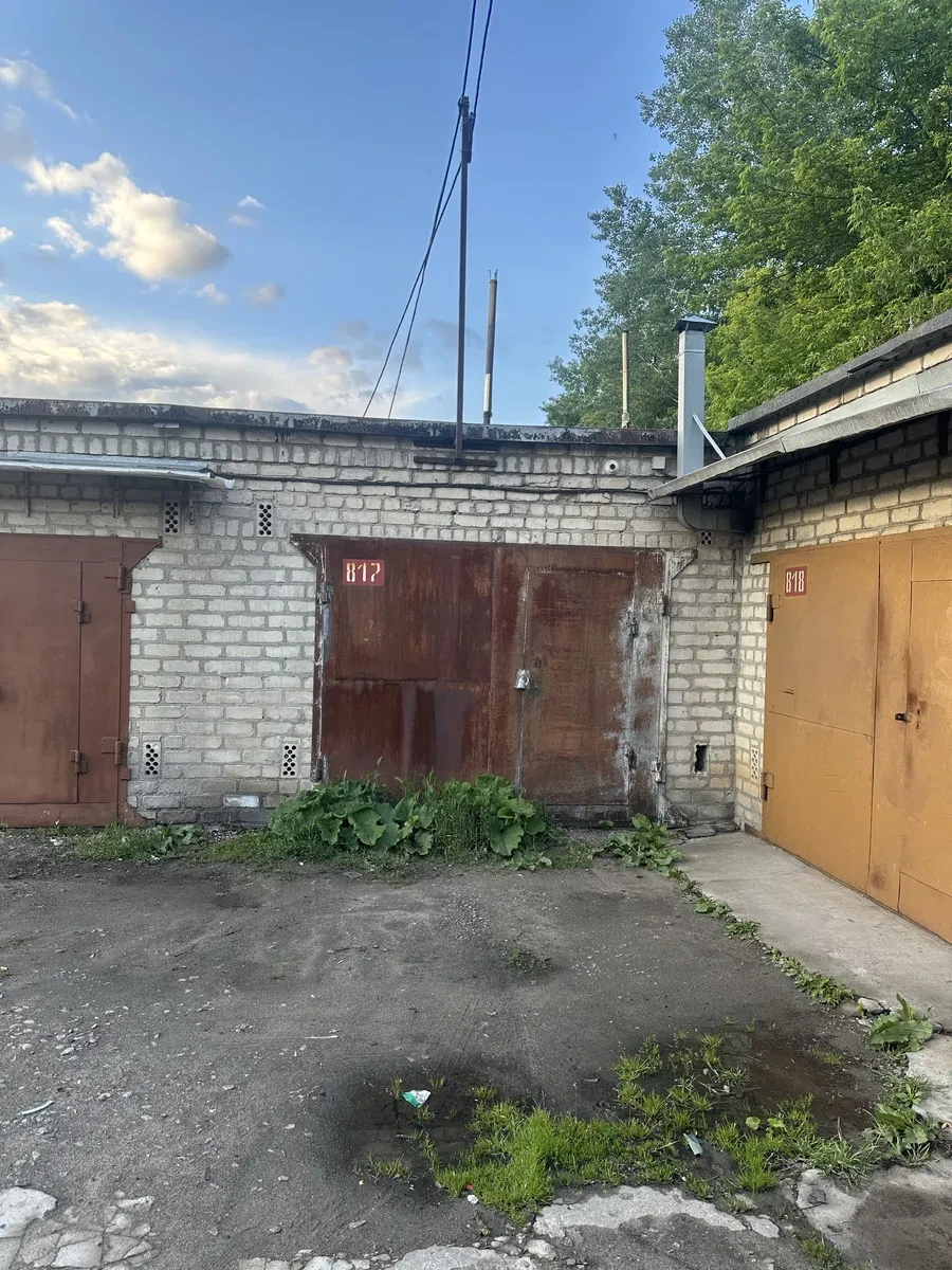 Гараж у кооперативі Лада (Леван): оглядова яма, погріб