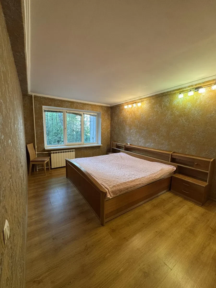 2-кімнатна квартира, Солом'янський: євроремонт, біля парку