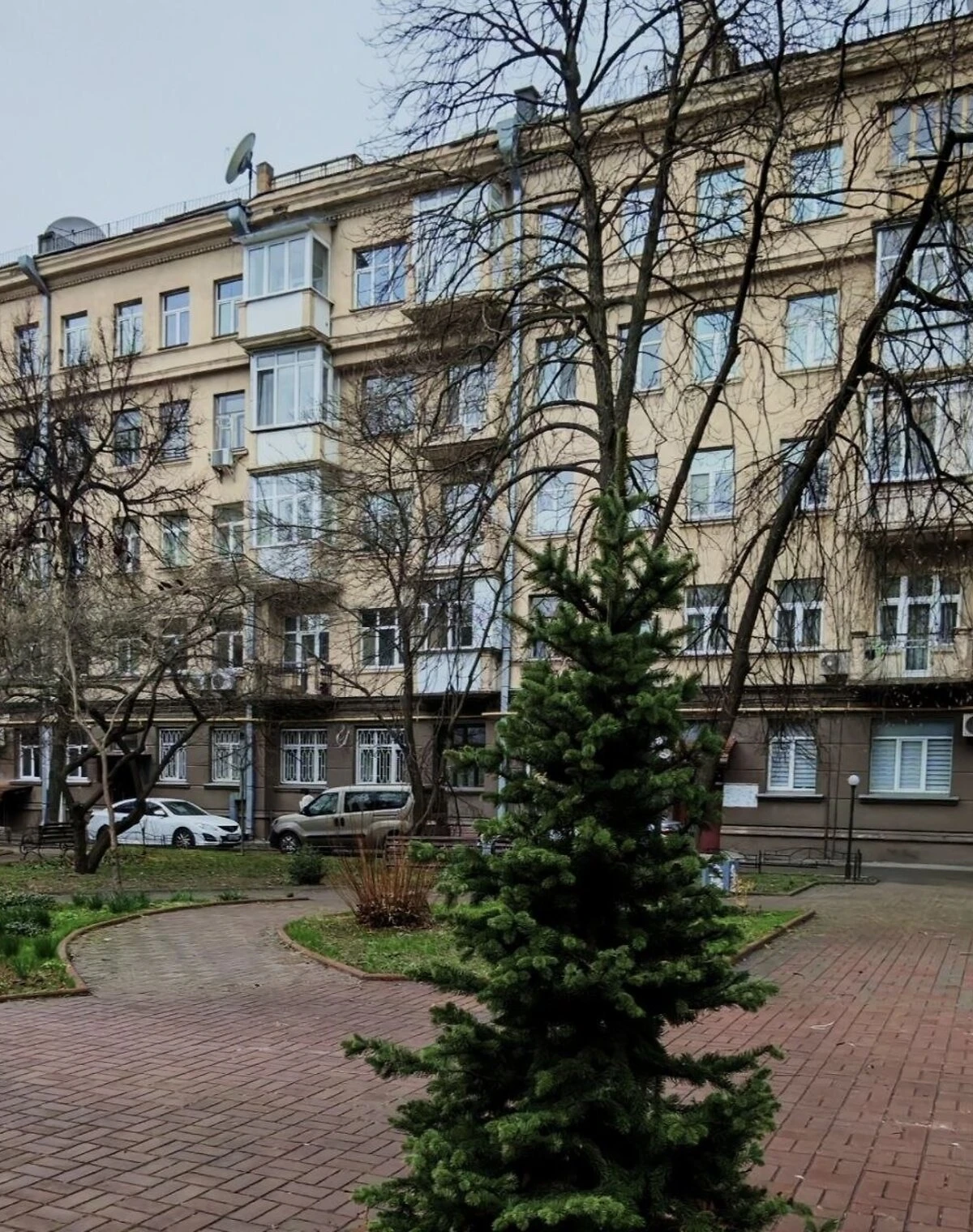 3-комнатная квартира, Печерск: сталинка, резервное питание, фото 2
