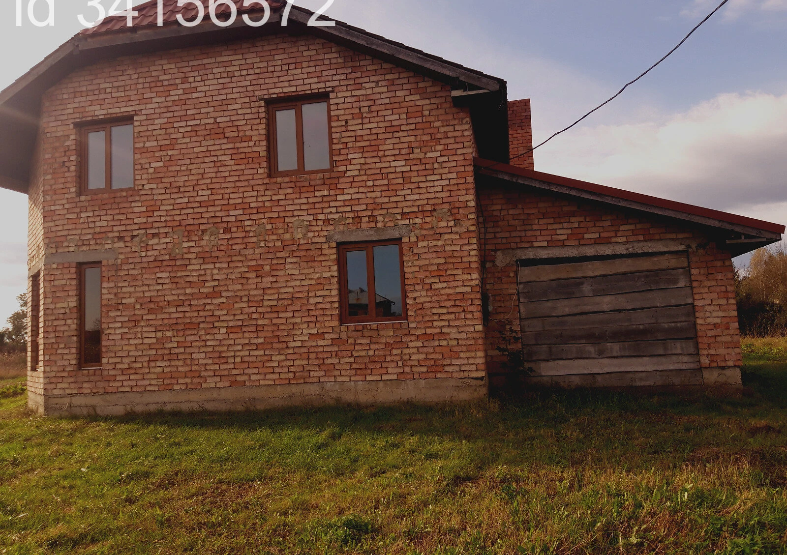 Будинок, Неполоківці: 3 спальні, гараж на першому поверсі