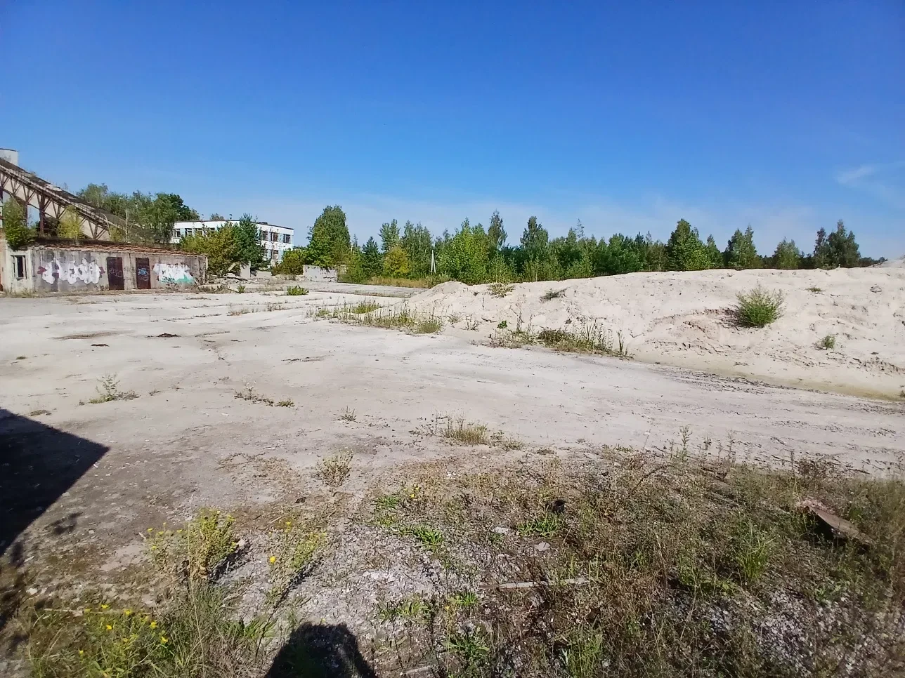 Участок 60 соток, Нетешин: бетонная площадка, гаражи 176.5 м² - фото 4