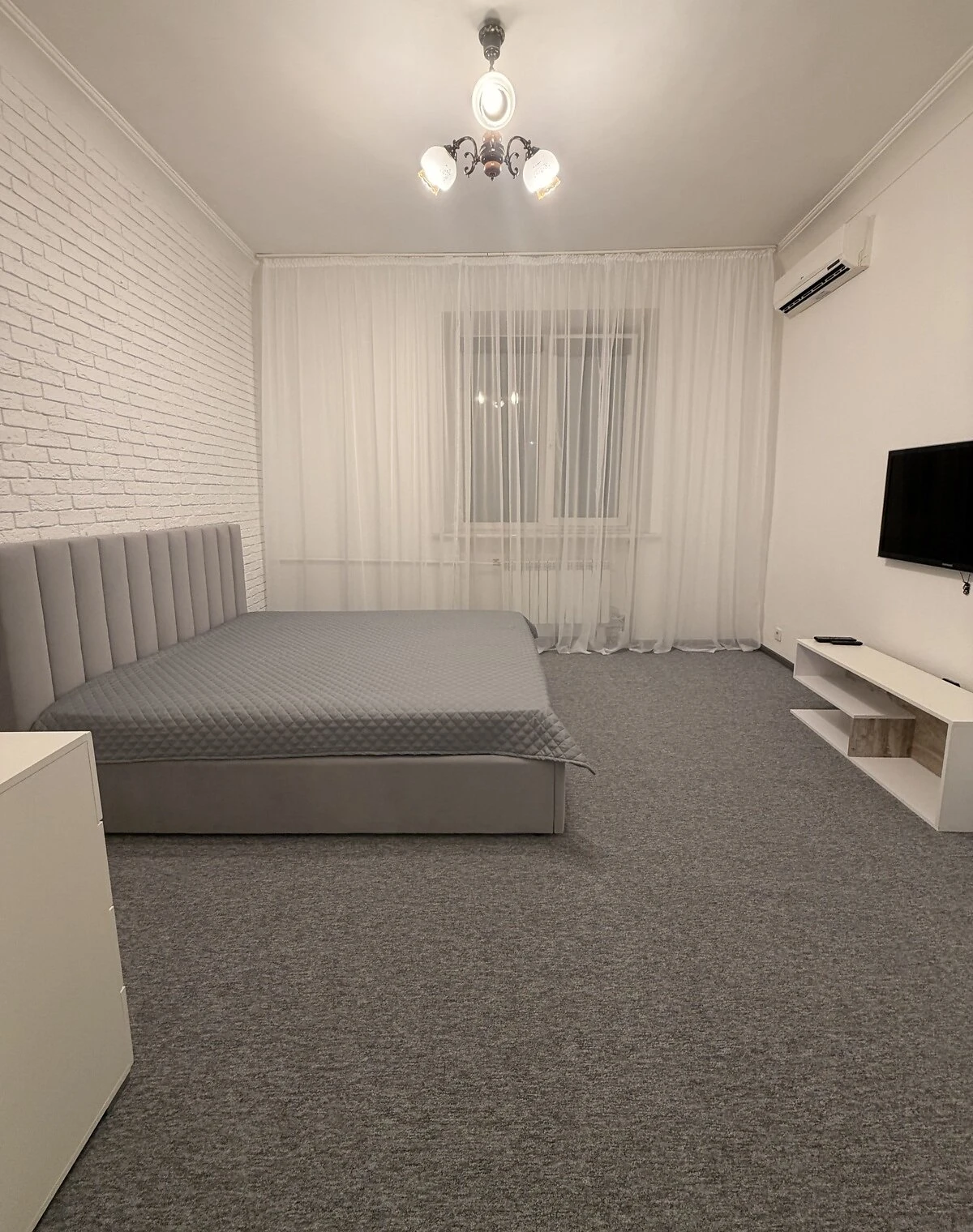 1-кімнатна квартира, Печерськ: дизайнерський ремонт, паркомісце