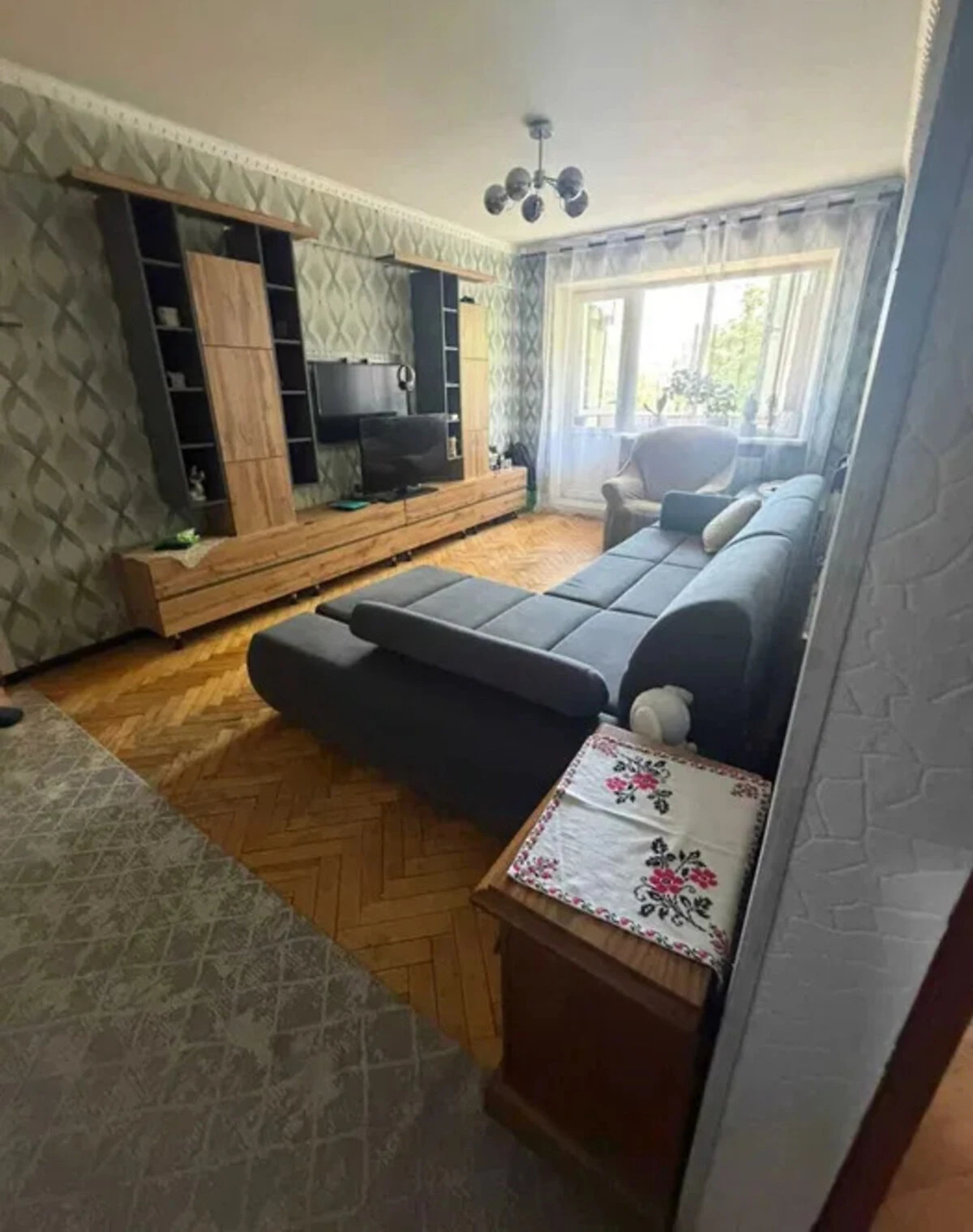 3-кімнатна квартира, вулиця Фабрична: газове опалення, балкон - фото 1