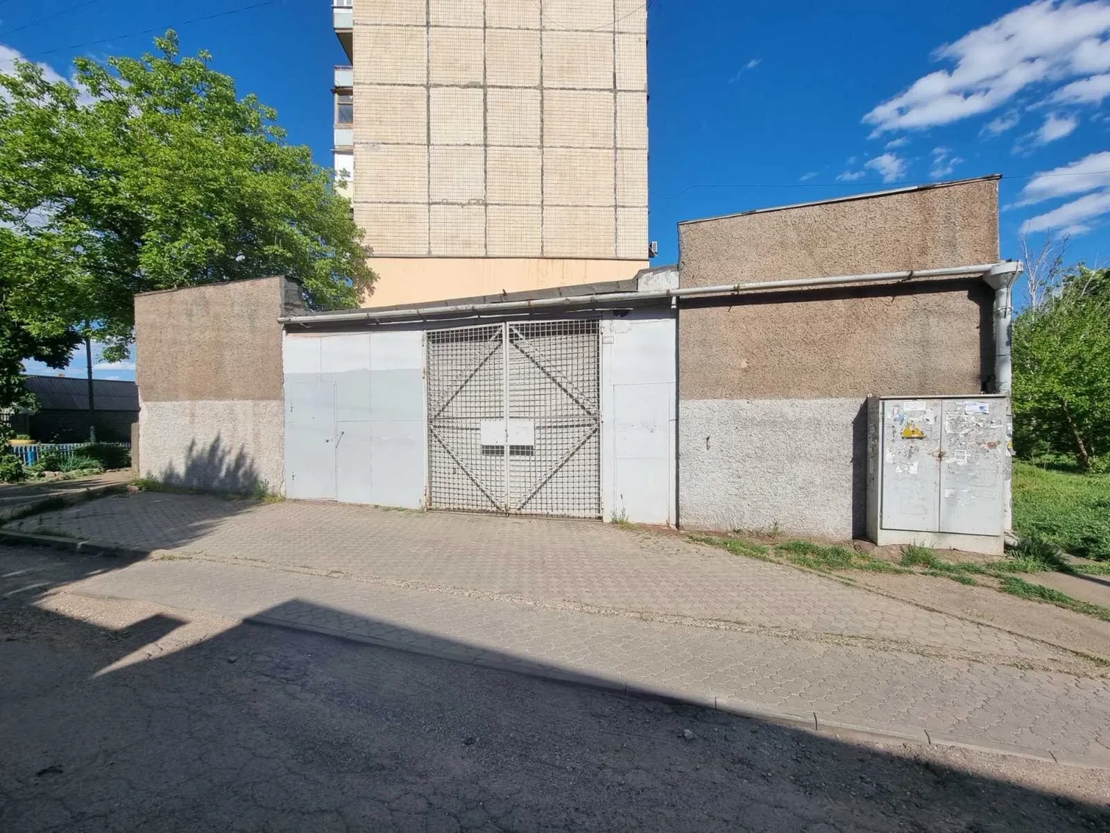 Магазин, Центрально-Городской: рампа, склад, фасадные окна, фото 5