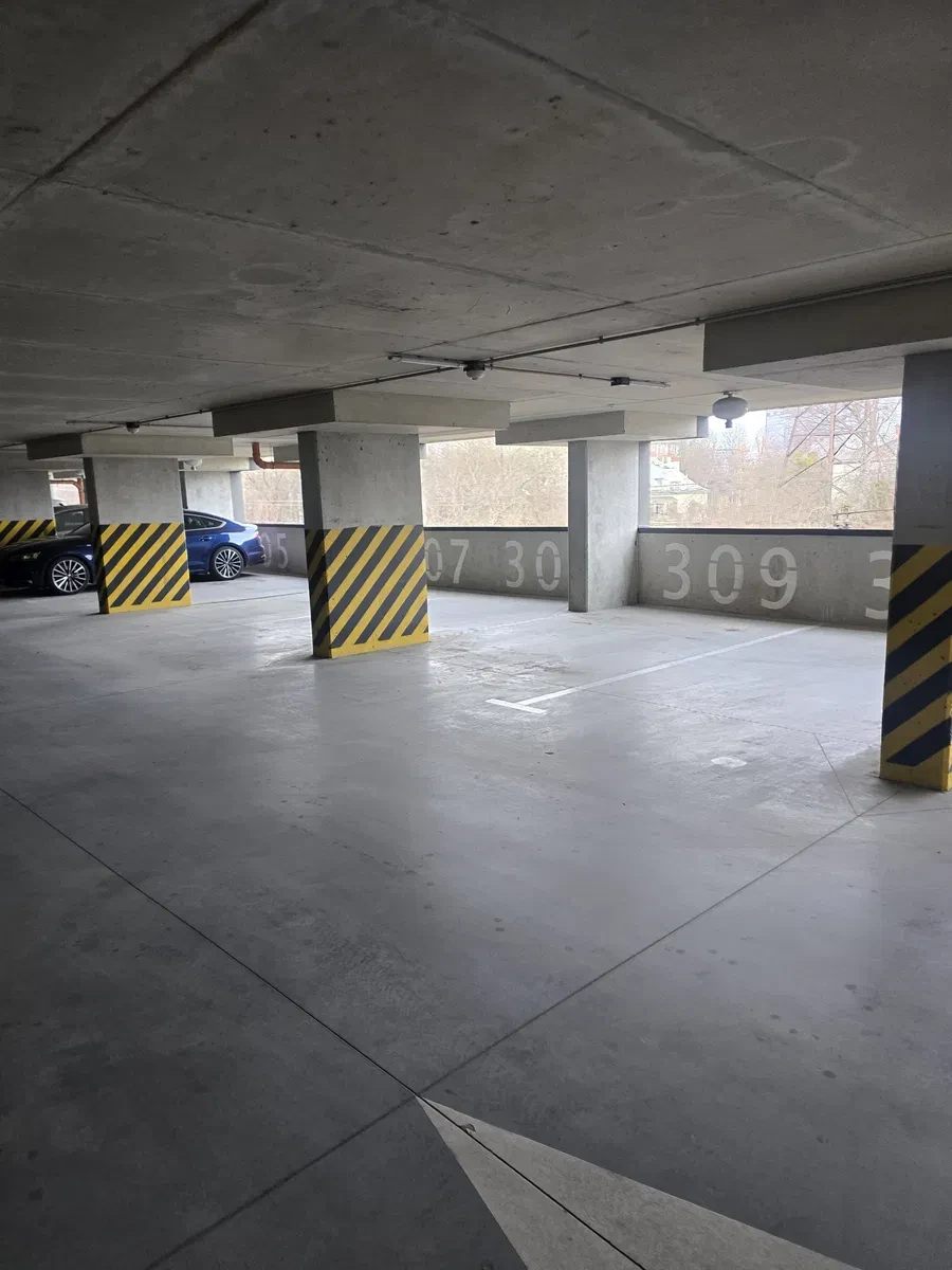 Паркомісце у ЖК Parus city: третій поверх, відеоспостереження, охорона, фото 3