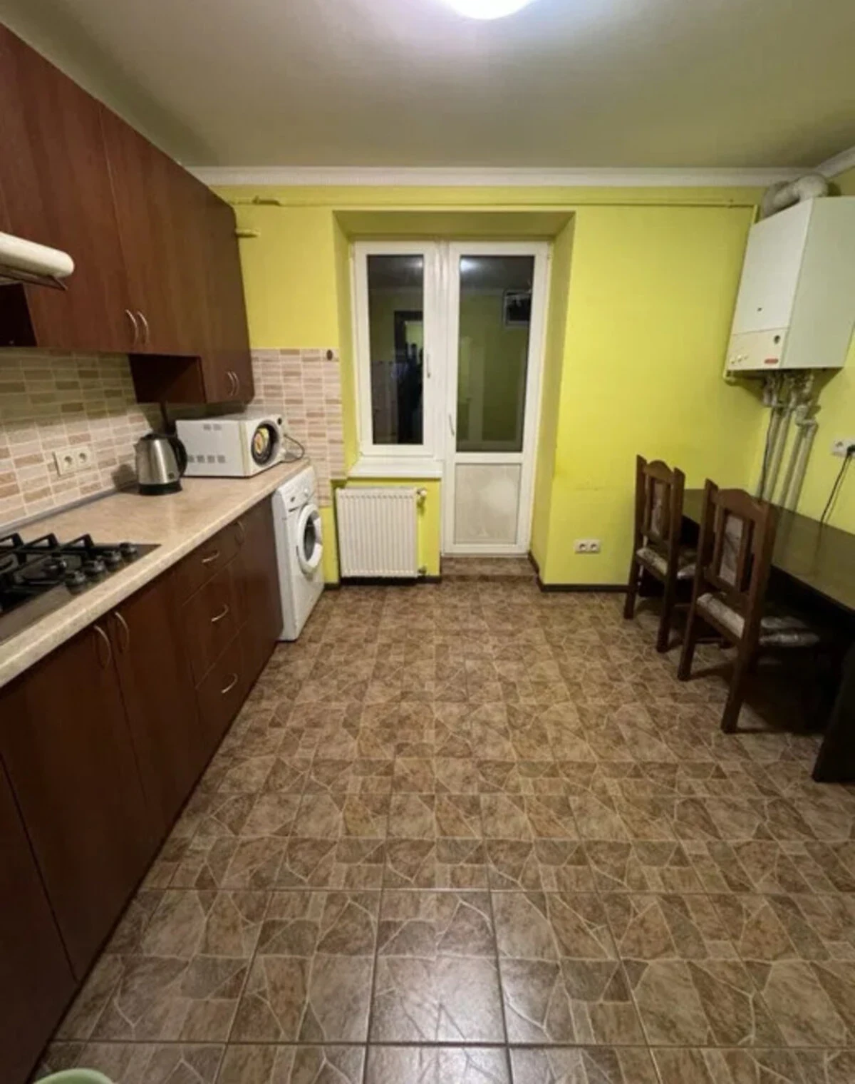 3-кімнатна квартира, Ужгород: євроремонт, газове опалення - фото 3