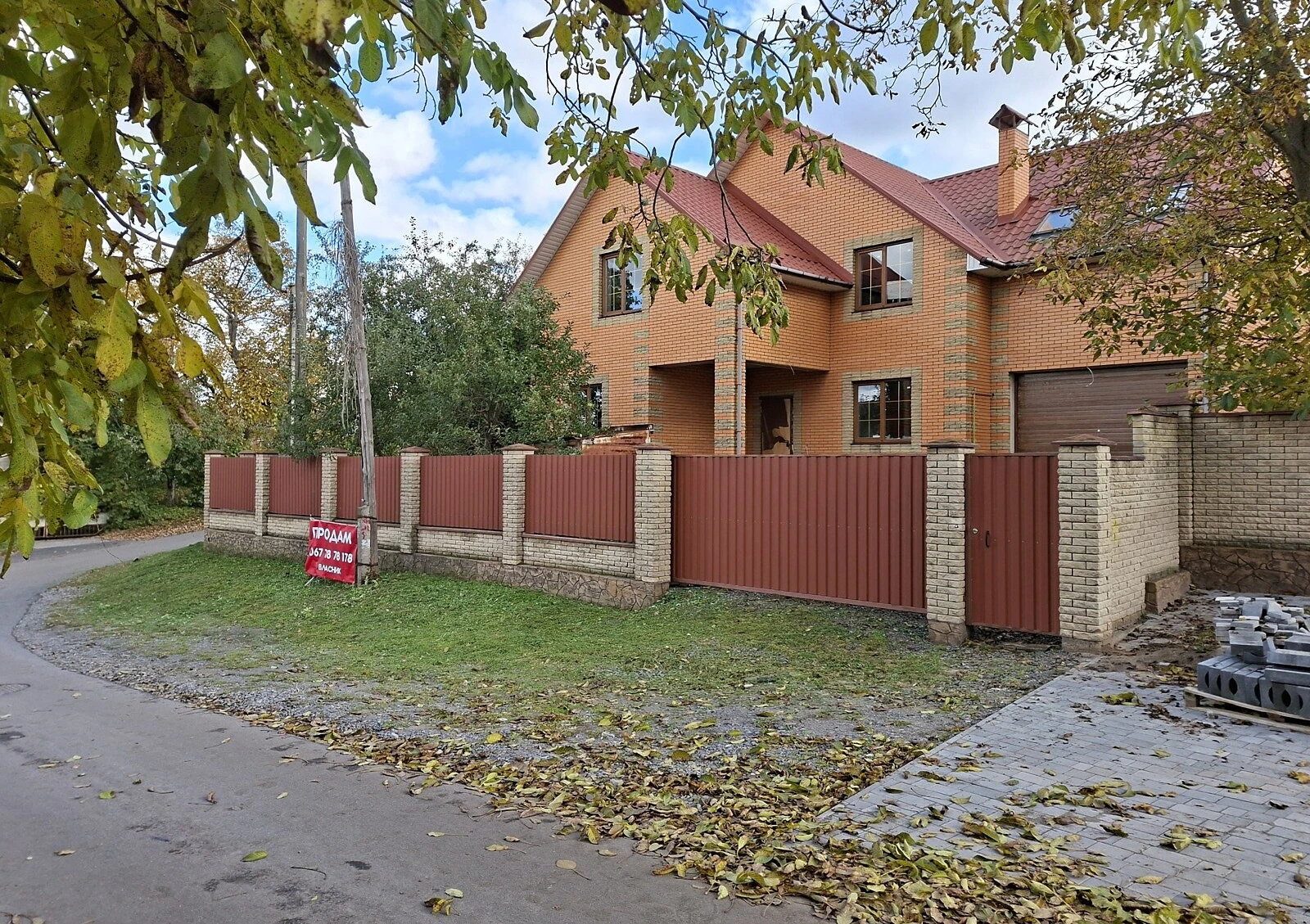 Будинок, Старе місто: новобудова, 6.7 сотки, біля школи - фото 1
