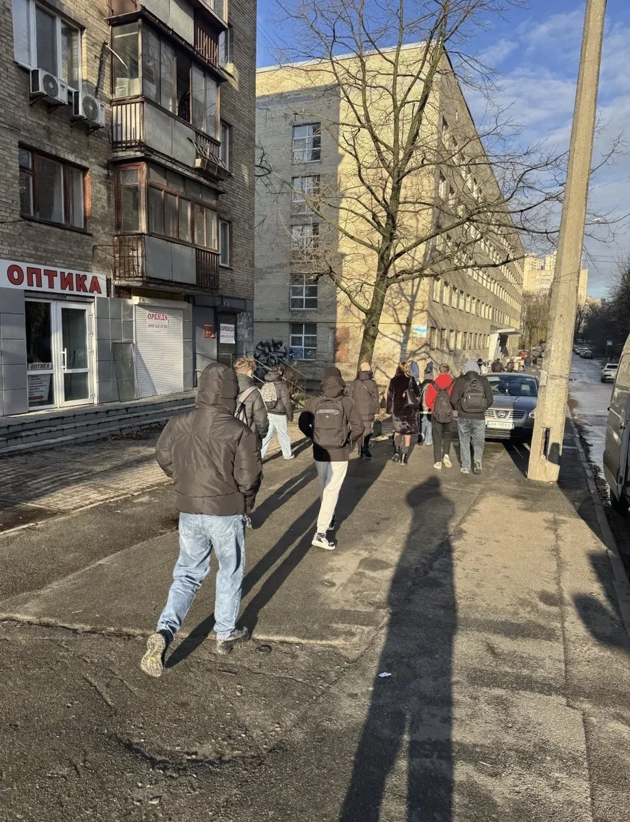 Приміщення у Солом'янському: фасадний вхід, високий трафік - фото 3