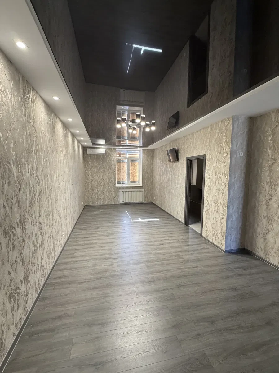 2-комнатная квартира, Александровский: авторский ремонт, закрытая территория, фото 5