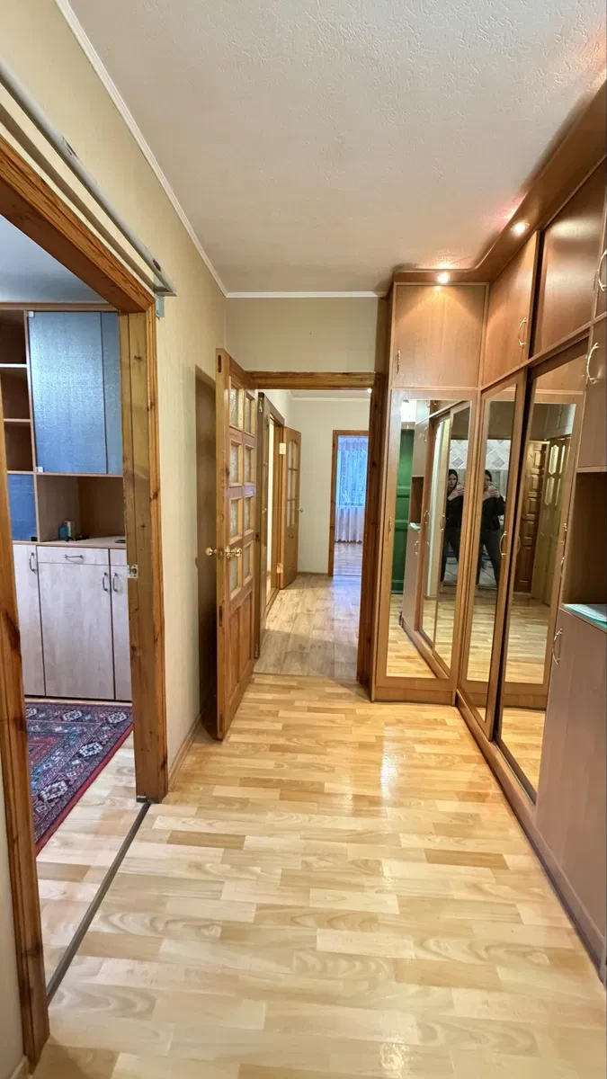 3-кімнатна квартира, Інгульський: біля пл. Перемоги, гараж, меблі та техніка
