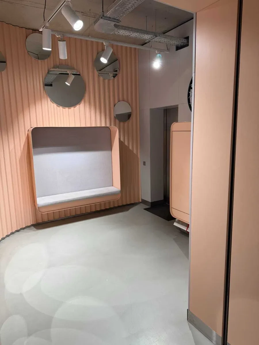 Офіс, Печерський: метро Печерська 150 м, тераса, доступ 24/7 - фото 1