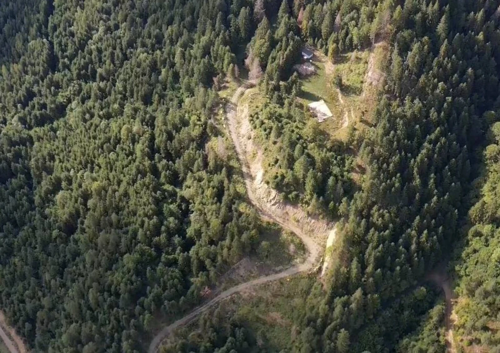 Ділянка 80 соток, Верхній Ясенів: штучне озеро, фундамент