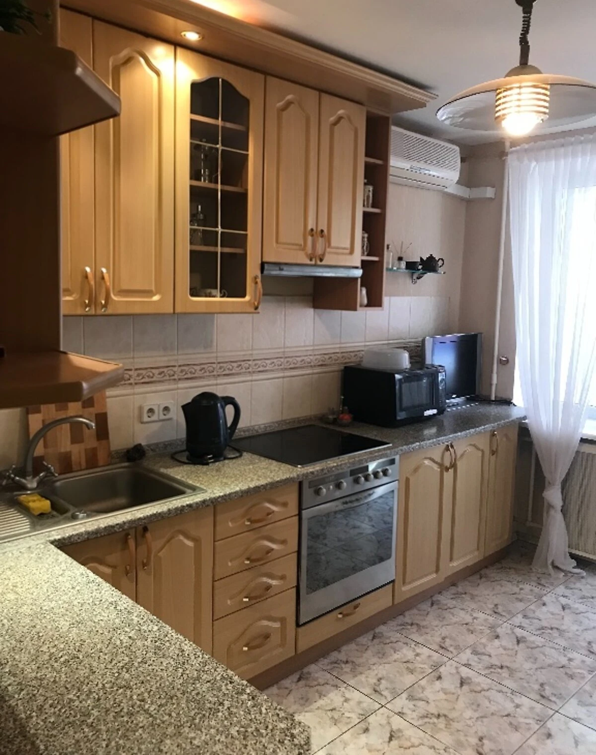 1-кімнатна квартира, Звіринець: метро Звіринецька, цегляні стіни, фото 4