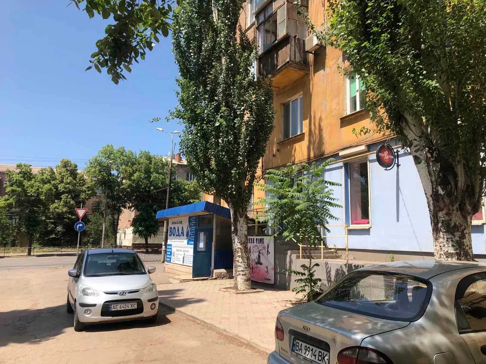 Приміщення на Кресі: з ремонтом, паркомісця, з орендарем - фото 2