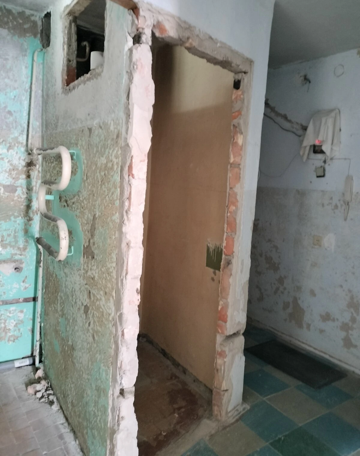 2-кімнатна квартира, Заводський: вода, опалення й газ без світла - фото 3