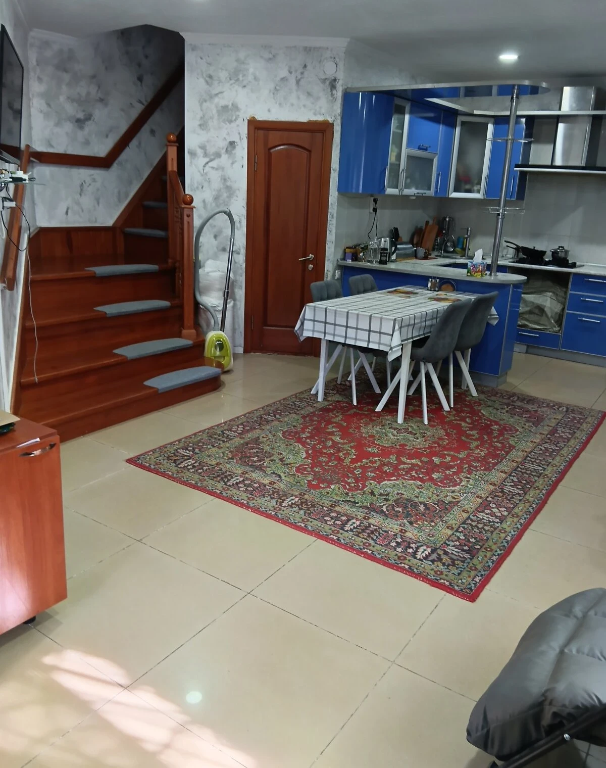 2-комнатная квартира, Бугаевка: кухня-студия, резервное питание - фото 1