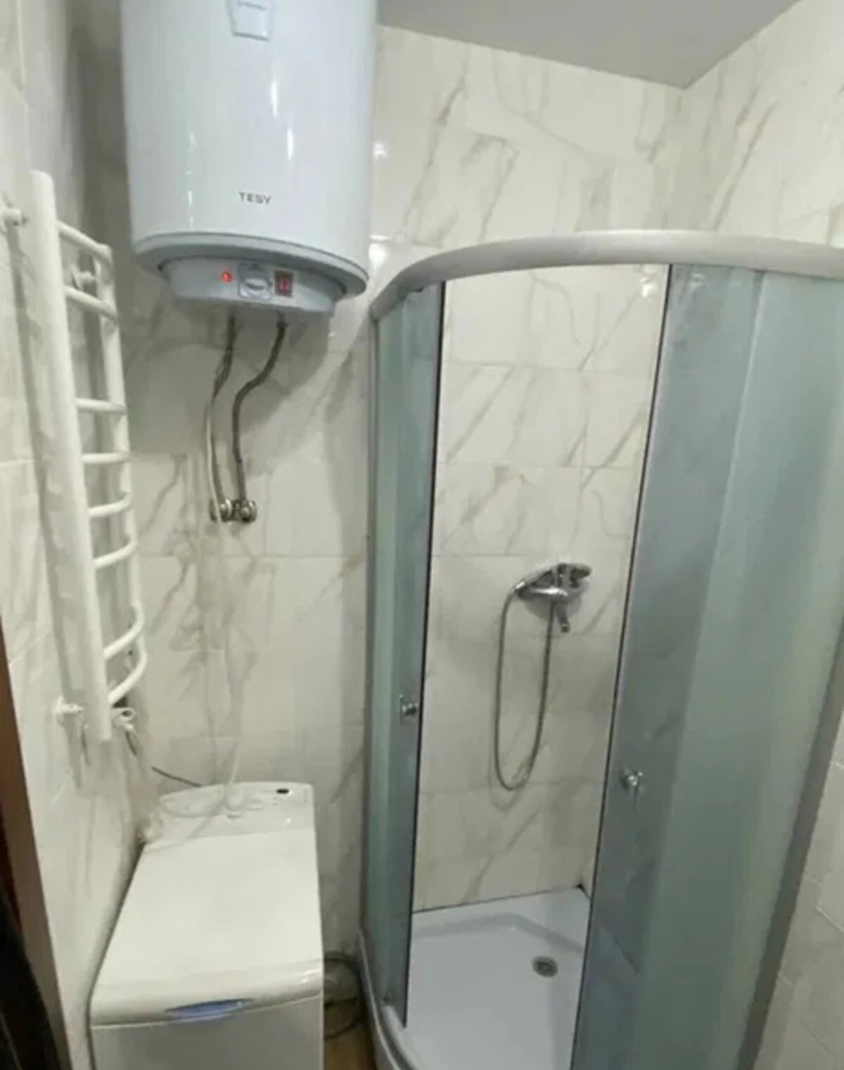 1-кімнатна квартира, Нивки: ліфт, вода й опалення без світла - фото 2