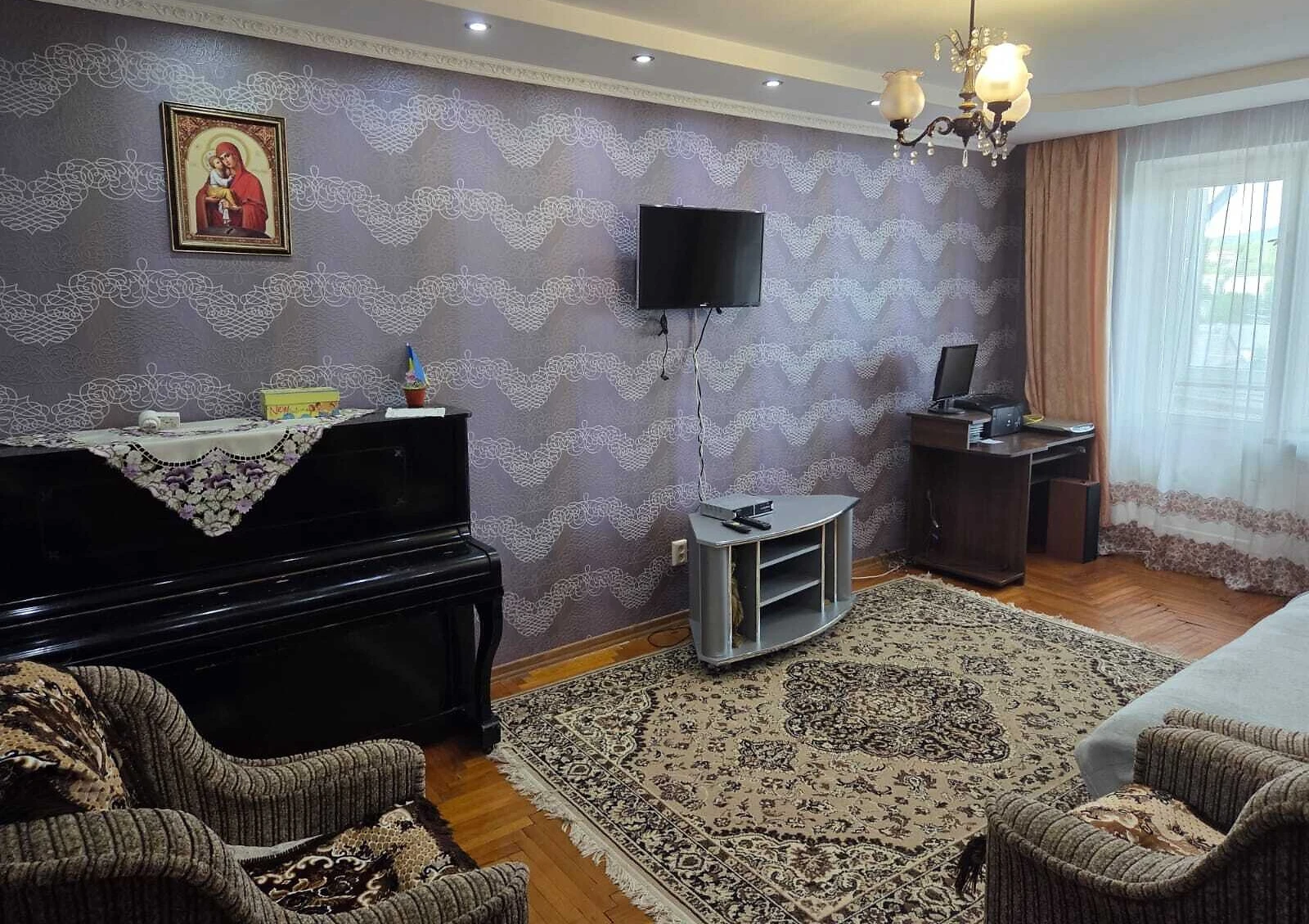 3-комнатная квартира, Шахта: кирпичные стены, газовое отопление, фото 2