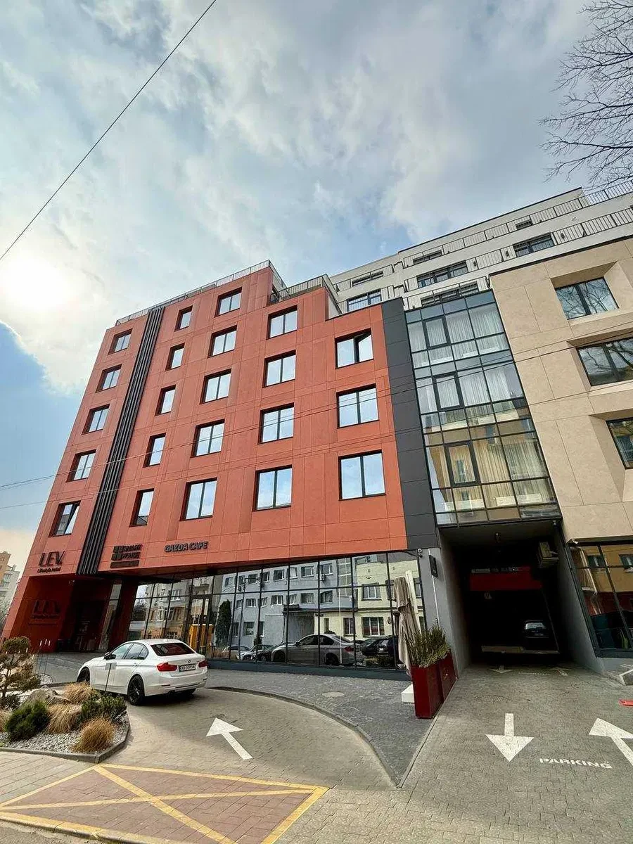 Подземное паркоместо в Smart House Apartments: генератор, охрана - фото 4
