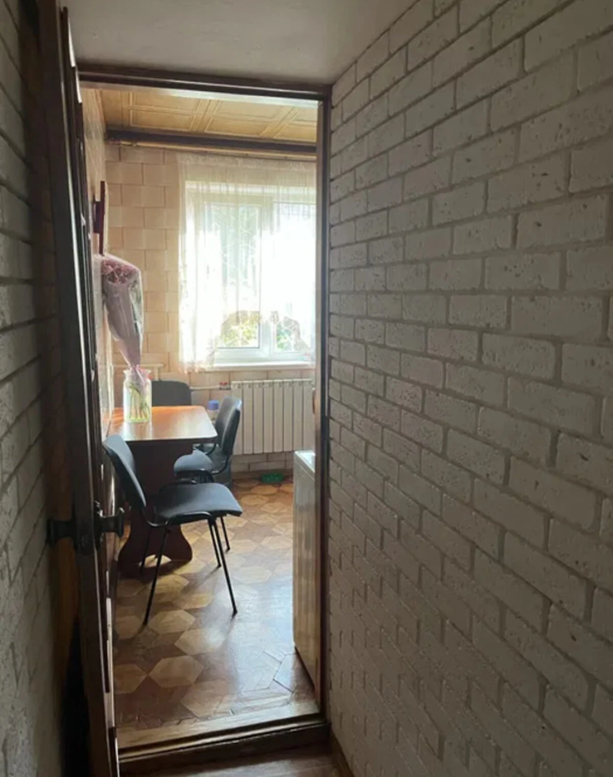 2-кімнатна квартира, Харків: внутрішній двір, панельні стіни - фото 3