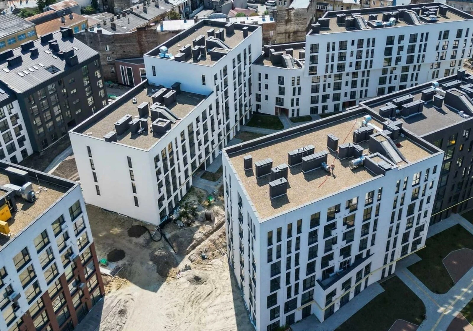 2-комнатная квартира, Подзамче: укрытие в доме, сдача в 2026 году - фото 4