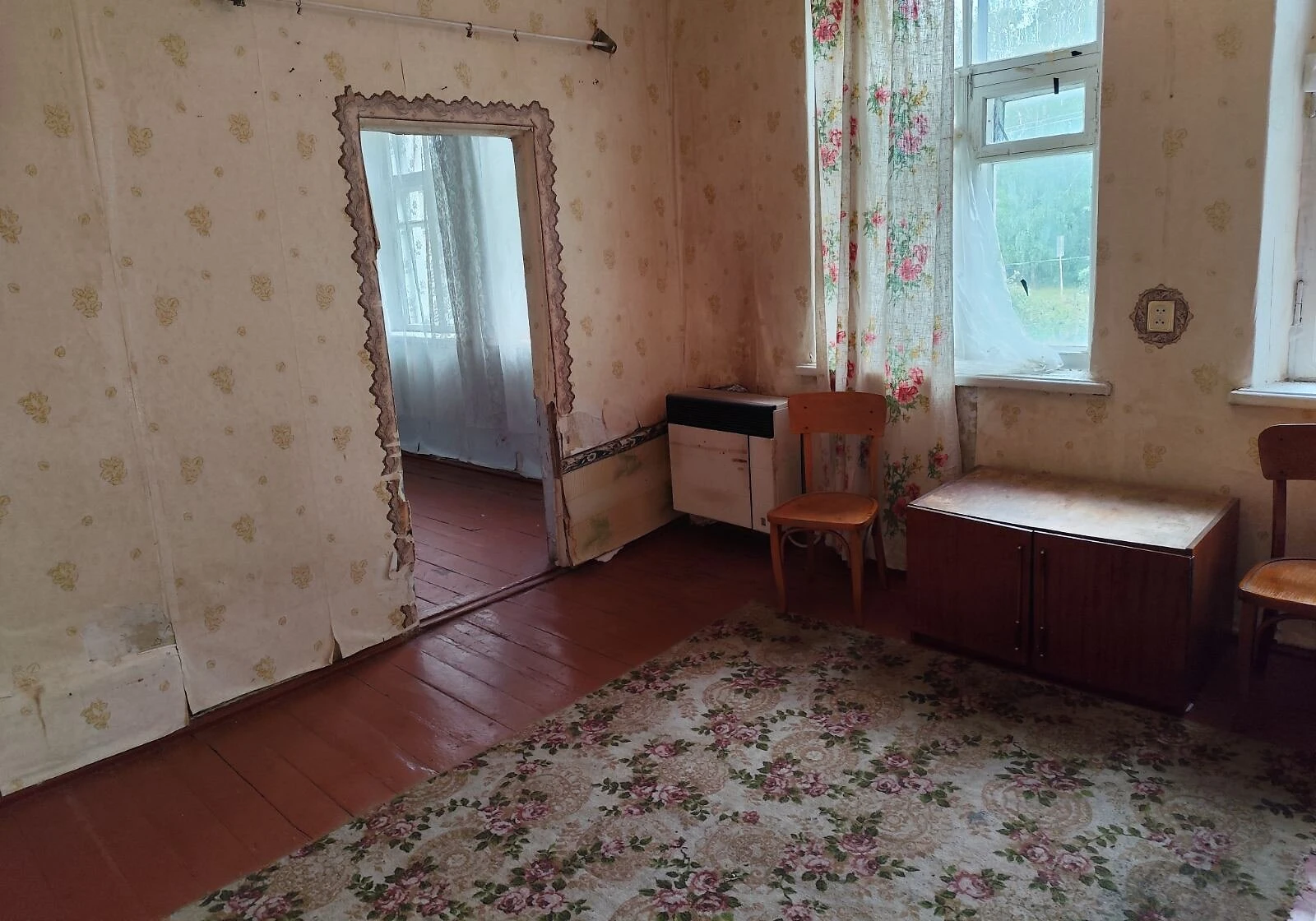 2-кімнатна квартира, Немирів: верхній поверх, цегляні стіни - фото 4