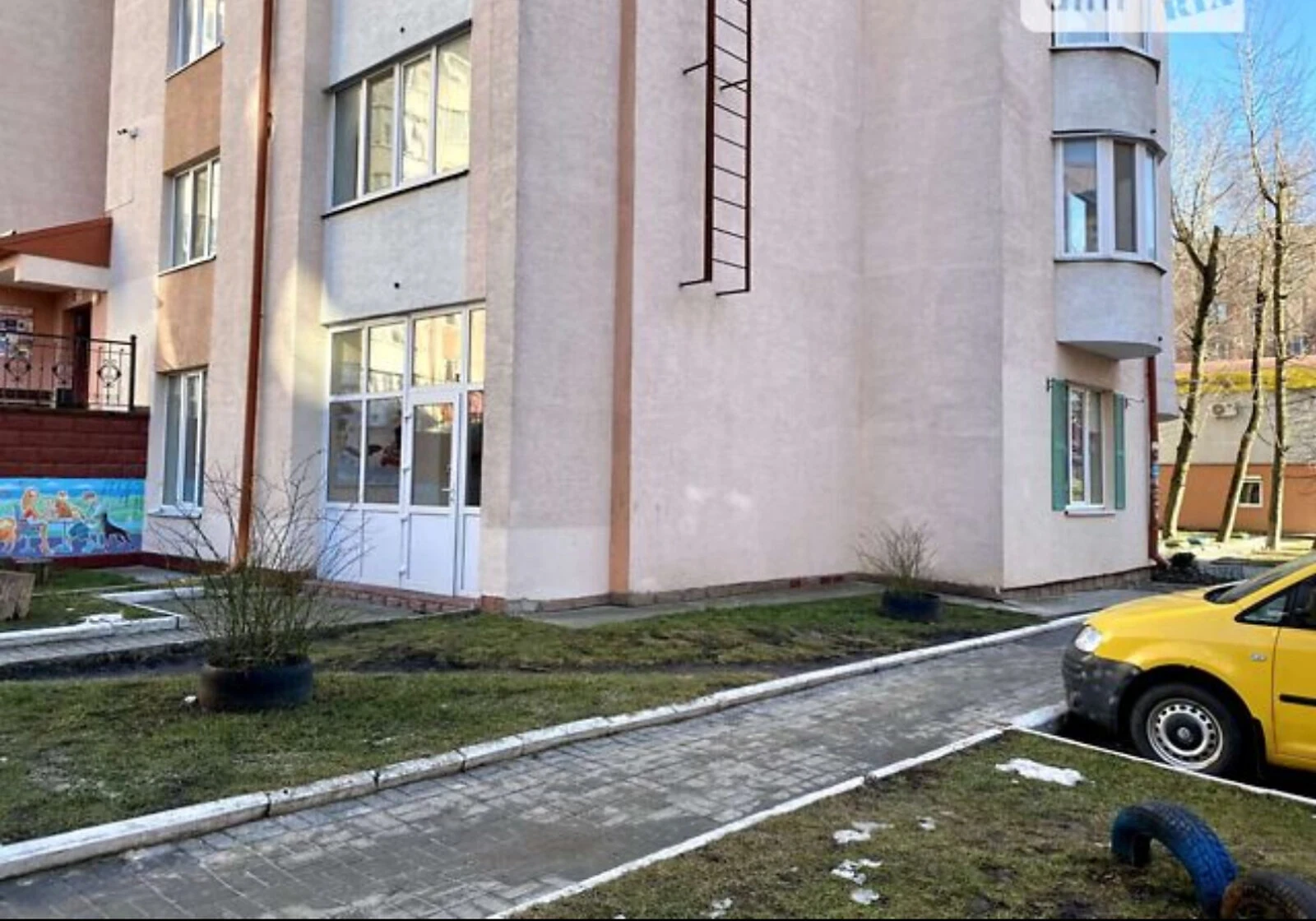 Комерційне приміщення, Східний: фасадне, без порогів, торг можливий - фото 3