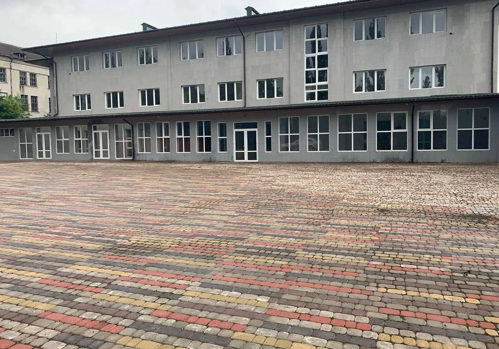 Спеціальне приміщення, Ужгород: клініка, 67 соток, паркомісце - фото 1