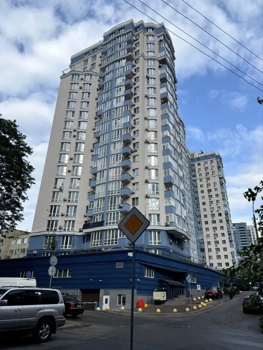 3-кімнатна квартира у ЖК Старокиївський: спільна оренда, генератор