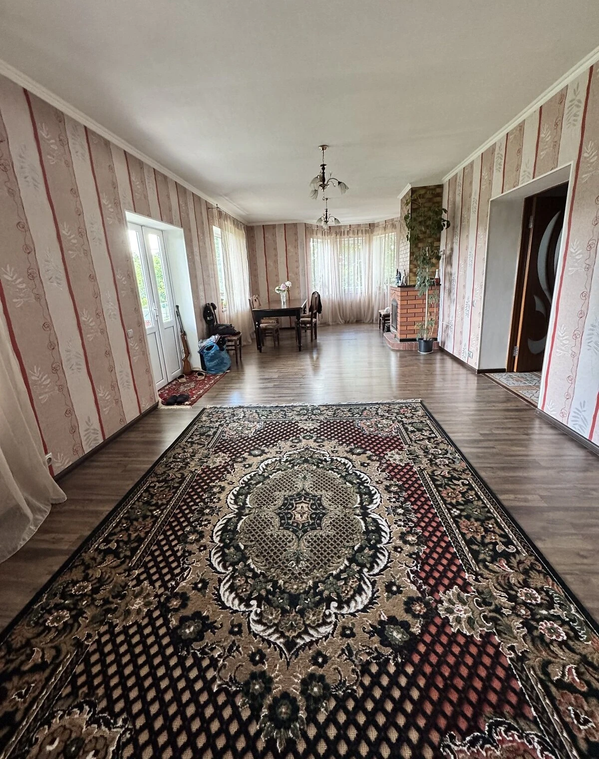 Дом, Центр: 3 спальни, резервное питание, 1.29 га, фото 5