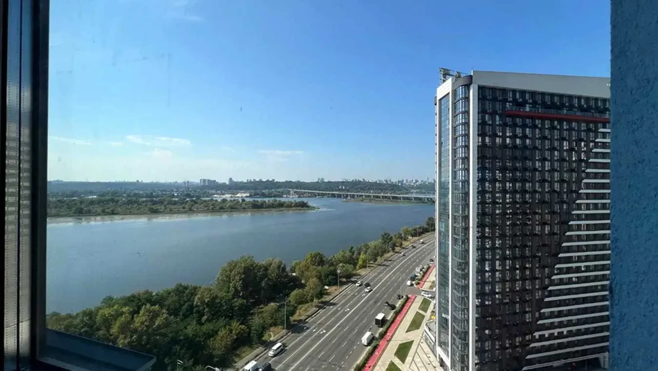 2-кімнатна квартира у ЖК Берег Дніпра: вид на Дніпро, генератор - фото 1