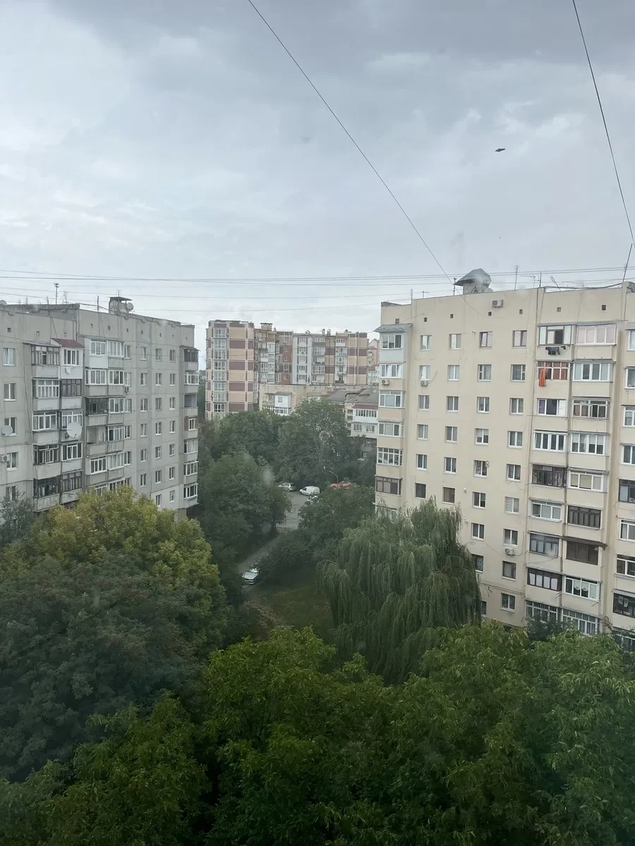 3-кімнатна квартира, Чернівці: житловий стан, засклені балкон і лоджія